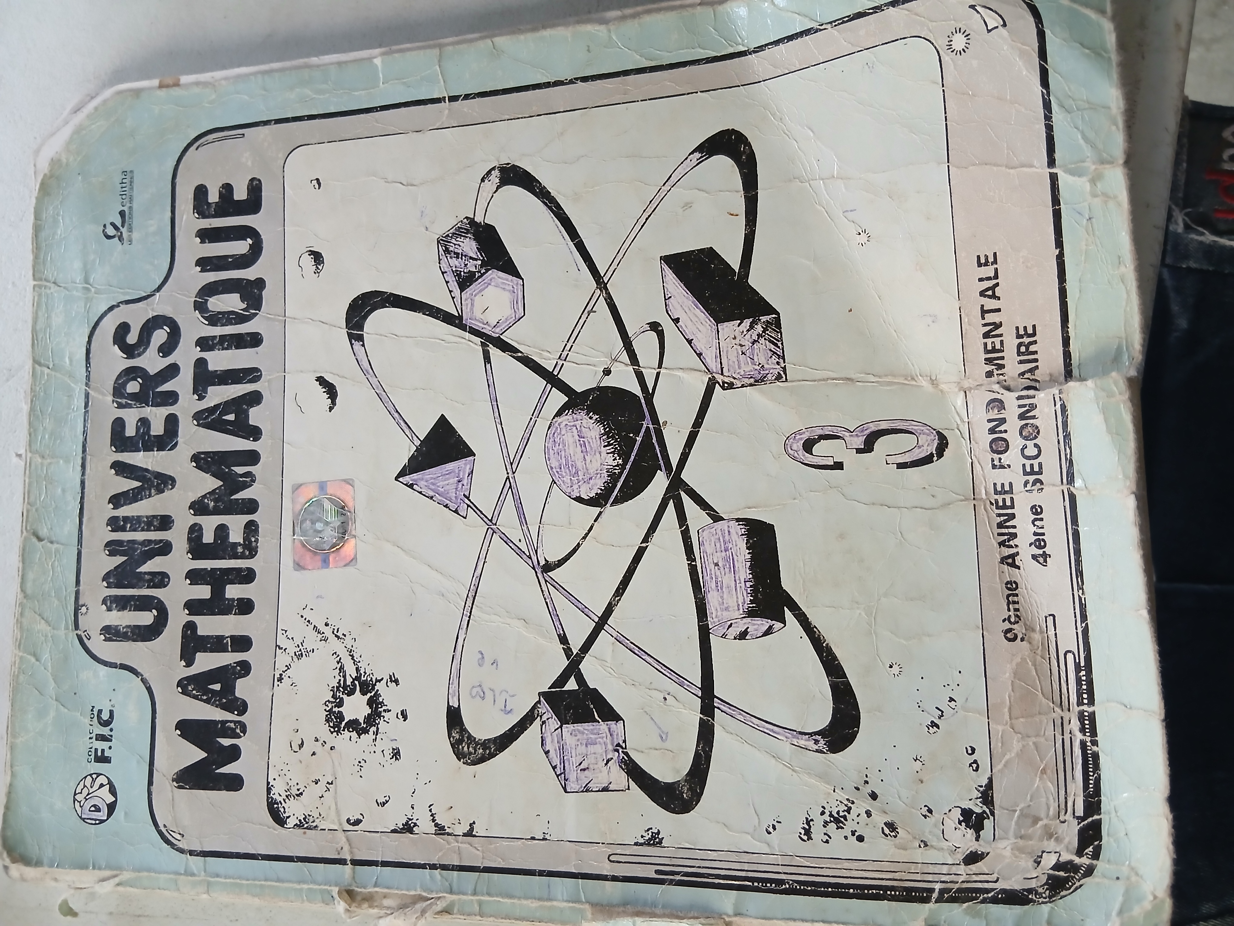 Livre Univers Mathématique 9e AF